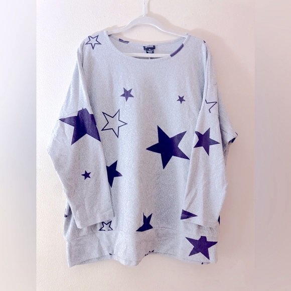 Evans Sweaters - Evens grey sweater with purple stars